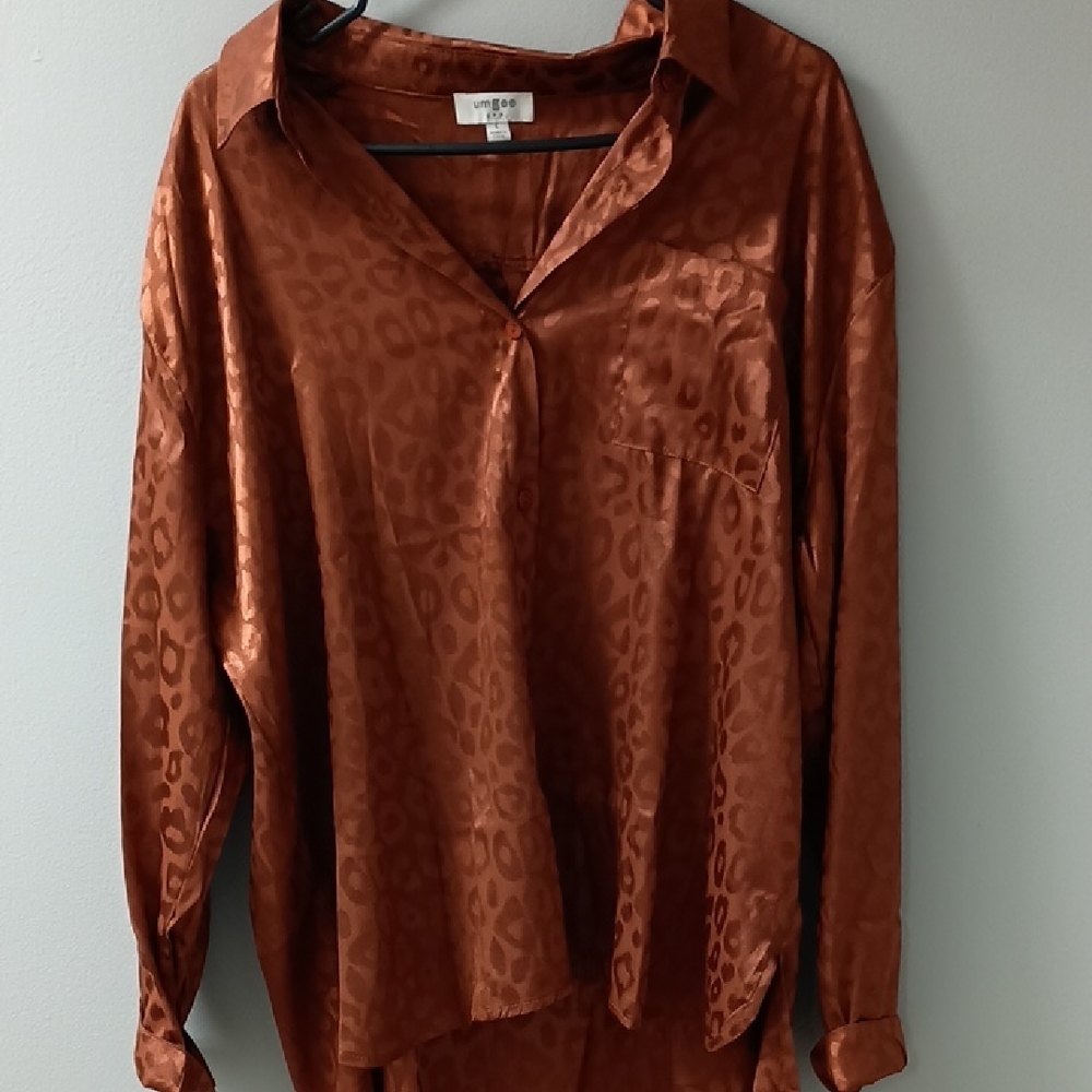 UMGEE🧡Leopard Print Satin Blouse LARGE